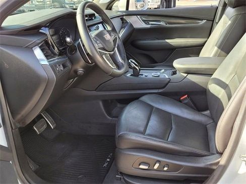 Used 2020 Cadillac XT5 Sportv w/ LPO, Illumination Package AWD/4WD image 3