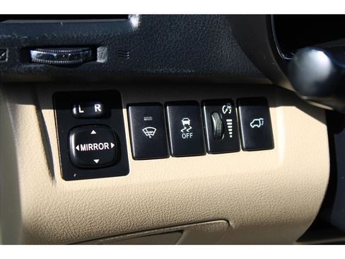 Used 2013 Toyota Highlander Limited AWD/4WD image 15
