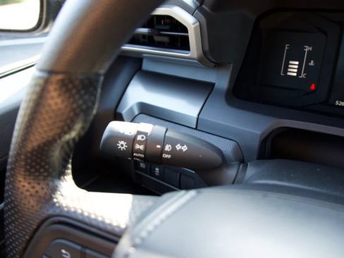 Used 2025 Toyota Tacoma SR5 RWD image 28
