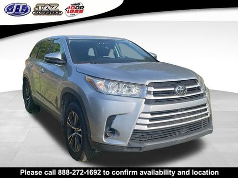 Used 2017 Toyota Highlander LE AWD/4WD image 1