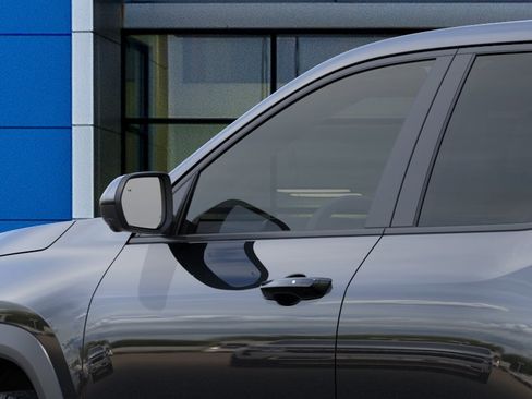 New 2026 Chevrolet Equinox LT w/ Convenience Package II FWD image 12