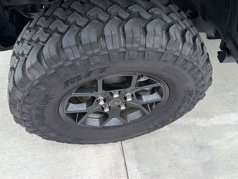Used 2024 Jeep Wrangler Sport AWD/4WD image 9