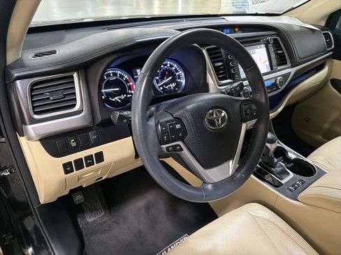 Used 2016 Toyota Highlander Limited AWD/4WD image 9