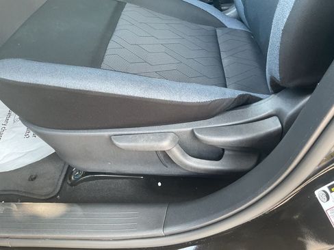 Used 2025 Nissan Versa SV w/ Trunk Package FWD image 9