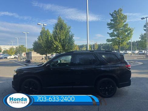 New 2026 Honda Pilot Black Edition image 4