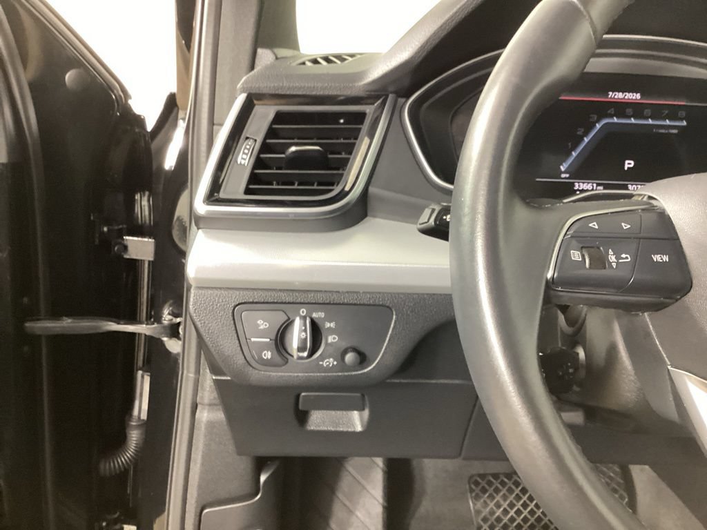 Used 2025 Audi Q5 2.0T Premium AWD/4WD image 13