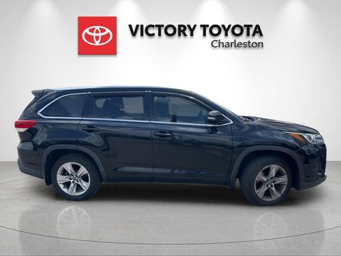 Used 2018 Toyota Highlander Limited AWD/4WD image 7