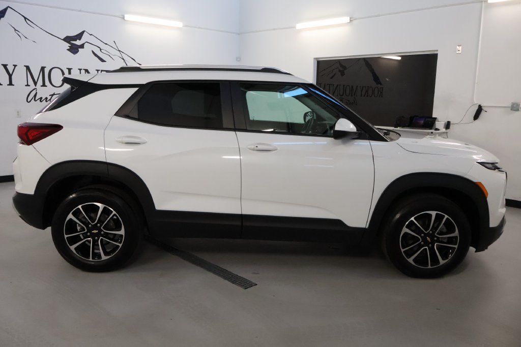Used 2025 Chevrolet TrailBlazer LT AWD/4WD image 8