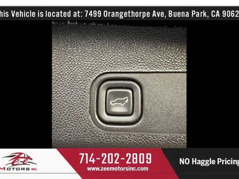Used 2013 Cadillac Escalade Premium AWD/4WD image 17