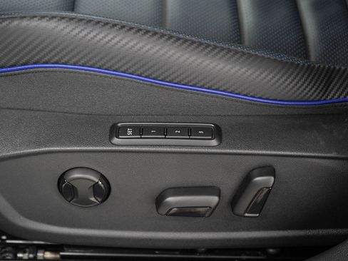 Used 2024 Volkswagen Golf R AWD/4WD image 23