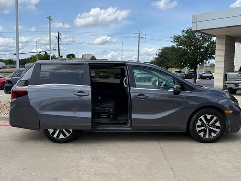 Used 2025 Honda Odyssey EX-L image 10