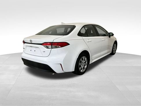 Used 2023 Toyota Corolla LE FWD image 5