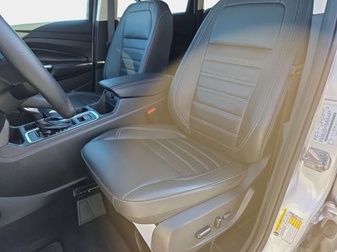 Used 2019 Ford Escape SEL image 15