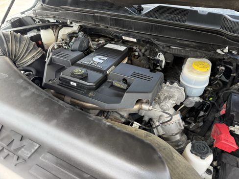 Used 2024 RAM 2500 Big Horn AWD/4WD image 32
