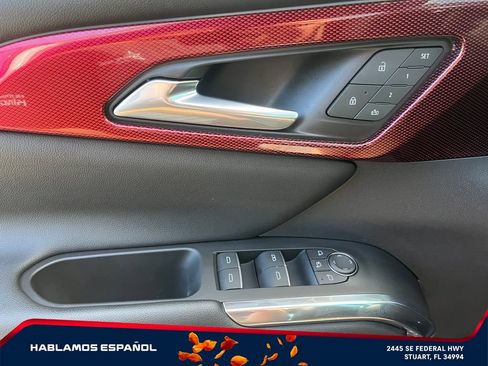 Used 2024 Chevrolet Traverse RS FWD image 17