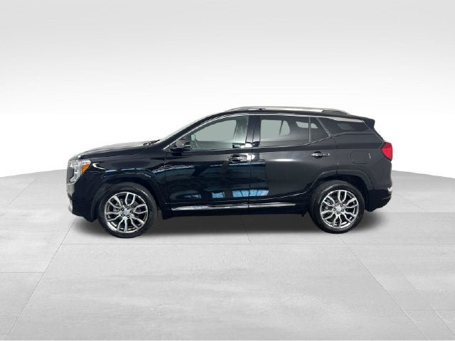 Used 2023 GMC Terrain Denali AWD/4WD image 2
