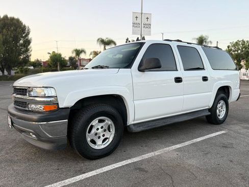 Used 2006 Chevrolet Suburban LS w/ Smart Select Package RWD image 2