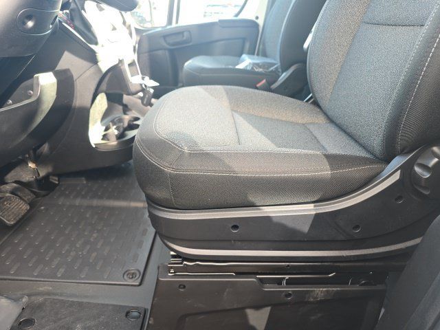 Used 2025 RAM ProMaster 2500 FWD image 10