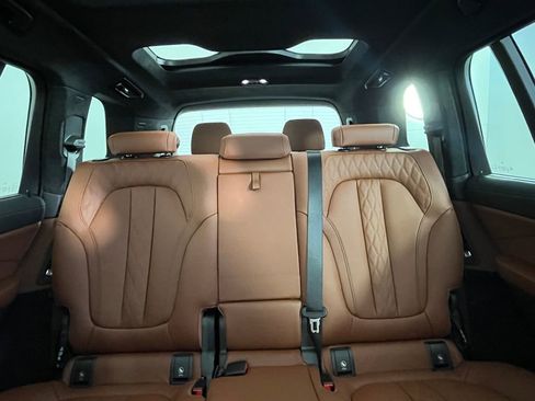 Used 2026 BMW X7 M60i AWD/4WD image 17