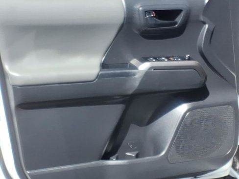 Certified 2023 Toyota Tacoma SR5 AWD/4WD image 14