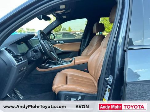 Used 2021 BMW X7 M50i w/ Dynamic Handling Package AWD/4WD image 9