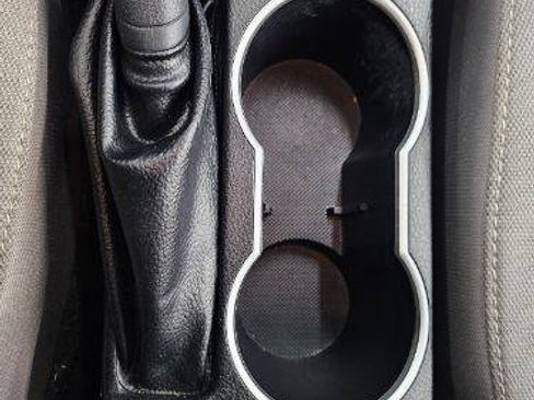 Used 2018 Toyota Corolla LE image 19