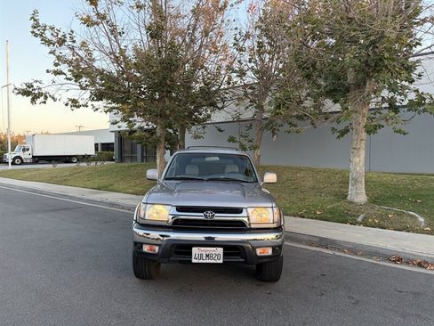 Used 2001 Toyota 4Runner SR5 RWD image 3