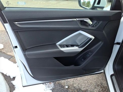 Used 2023 Audi Q3 2.0T Premium image 13