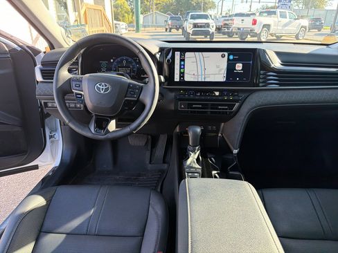 Used 2025 Toyota Camry XLE image 24
