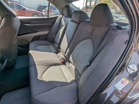 Used 2018 Toyota Camry LE image 19