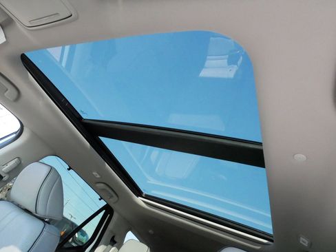 Certified 2024 Honda Pilot Elite image 33