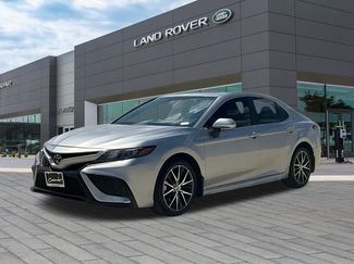 Used 2023 Toyota Camry SE image 1