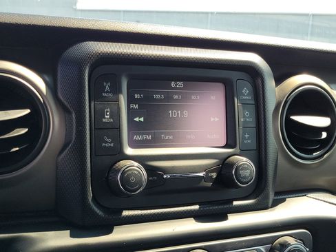 Used 2019 Jeep Wrangler Sport image 23