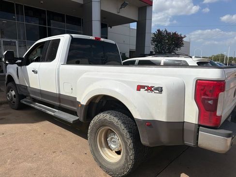 Used 2017 Ford F350 Lariat w/ Chrome Package AWD/4WD image 4