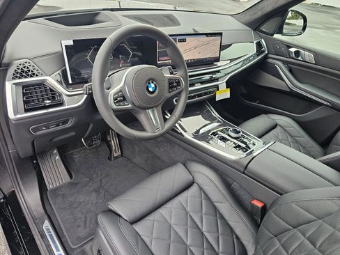 New 2026 BMW X7 xDrive40i w/ Executive Package image 2