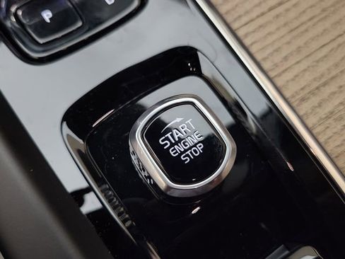 New 2026 Volvo XC60 B5 Plus w/ Protection Package Premier image 19