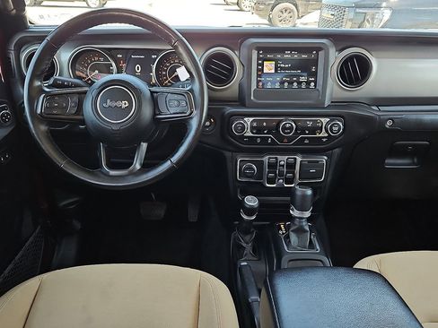 Used 2021 Jeep Gladiator Sport AWD/4WD image 17