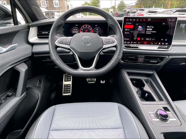 Used 2026 Volkswagen Tiguan SE R-Line AWD/4WD image 11