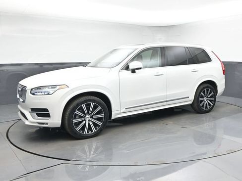 Used 2024 Volvo XC90 B5 Core w/ Protection Package Premier AWD/4WD image 4