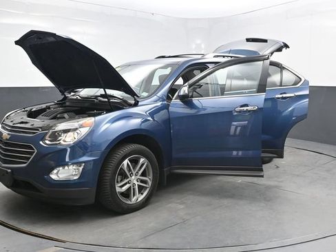 Used 2017 Chevrolet Equinox Premier w/ Enhanced Convenience Package AWD/4WD image 33