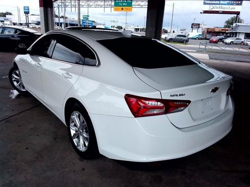 Used 2022 Chevrolet Malibu LT FWD image 4