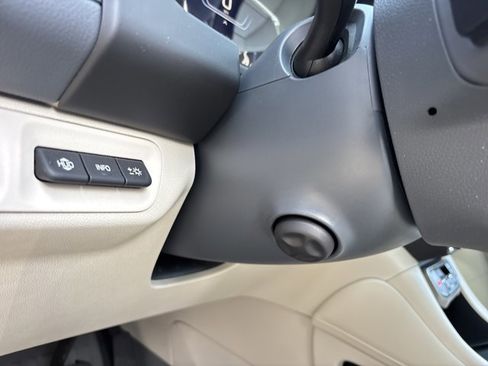 Used 2021 GMC Acadia Denali w/ Denali Technology Package image 28