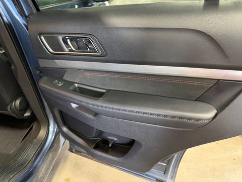 Used 2019 Ford Explorer XLT w/ Equipment Group 202A AWD/4WD image 20