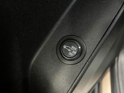 Used 2019 Chevrolet Equinox LT image 14