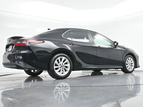 Used 2022 Toyota Camry LE FWD image 46