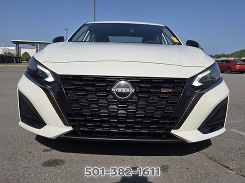 Used 2024 Nissan Altima 2.5 SR w/ SR Premium Package FWD image 8