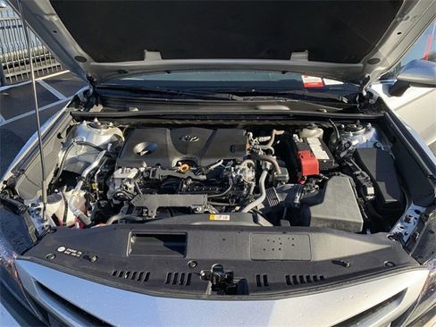 Used 2021 Toyota Camry SE image 16