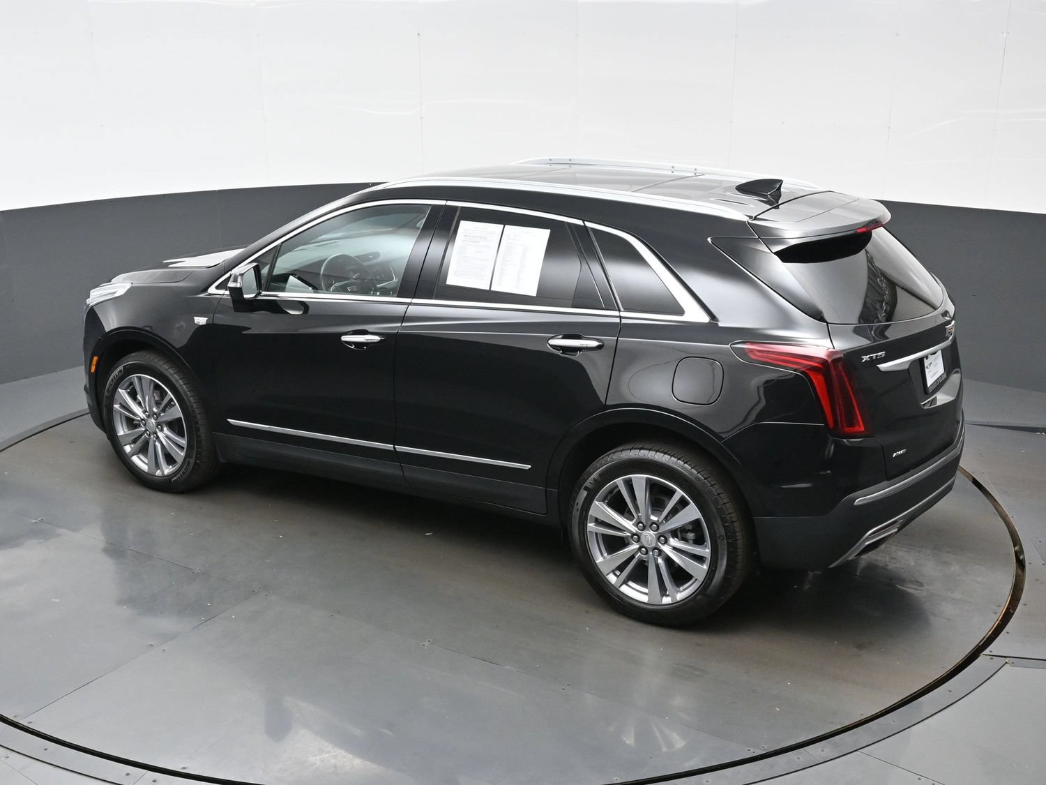 Used 2024 Cadillac XT5 Premium Luxury w/ LPO, Floor Liner Package AWD/4WD image 37