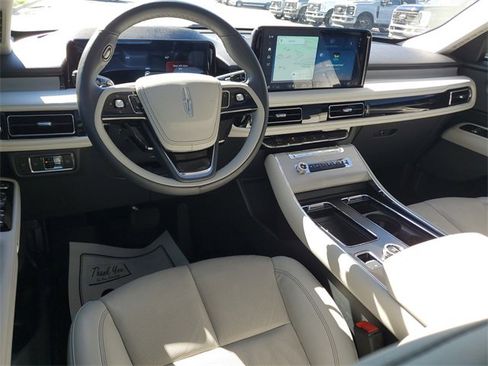 Used 2025 Lincoln Aviator Reserve w/ Illumination Package image 10
