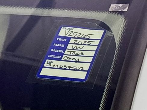 New 2025 Volkswagen Taos SE image 25